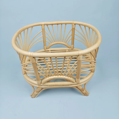 Large Rattan Baby Bed – Vintage Newborn Photography Prop